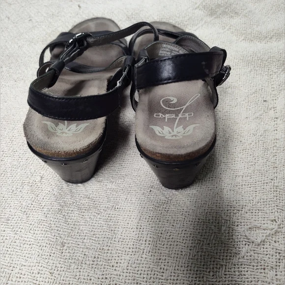 Dansko Black Strappy Sandals Versatile Comfort - Picture 2 of 8